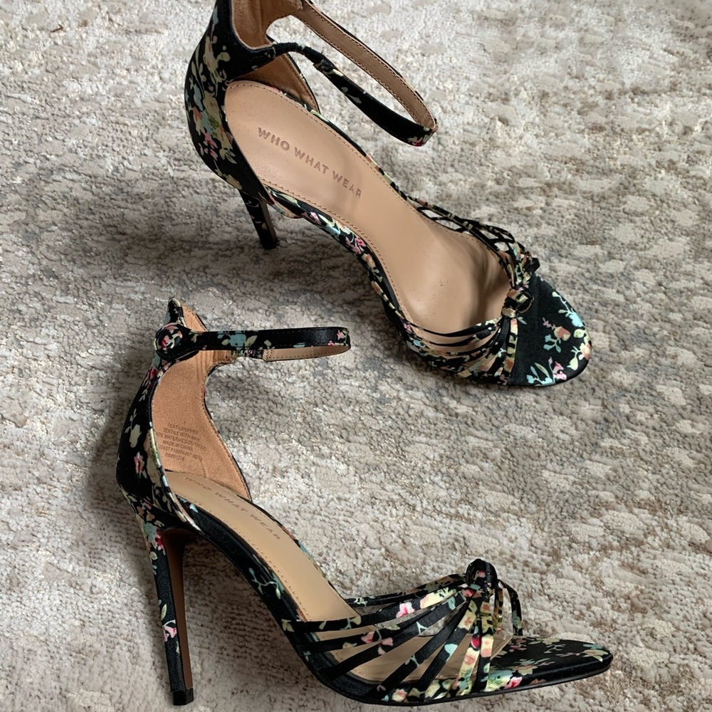 NWOT Who What Wear Sandals